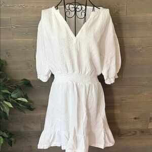 4 Our dreamers white short sleeve gauze dress